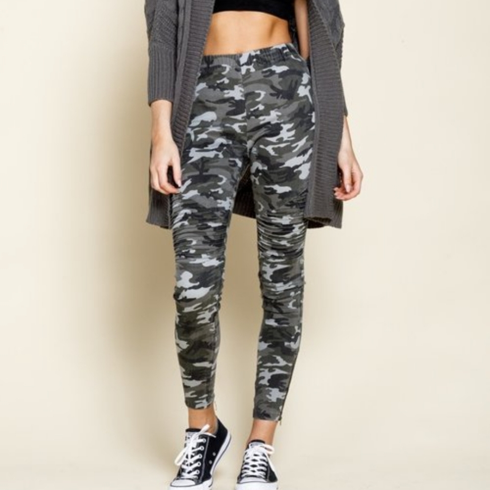 Mittoshop Camo Skinny Jeans Size M